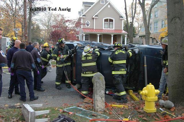 Redman Ave & Estaugh Ave, MVA Rescue, Haddonfield, 11/15/2010